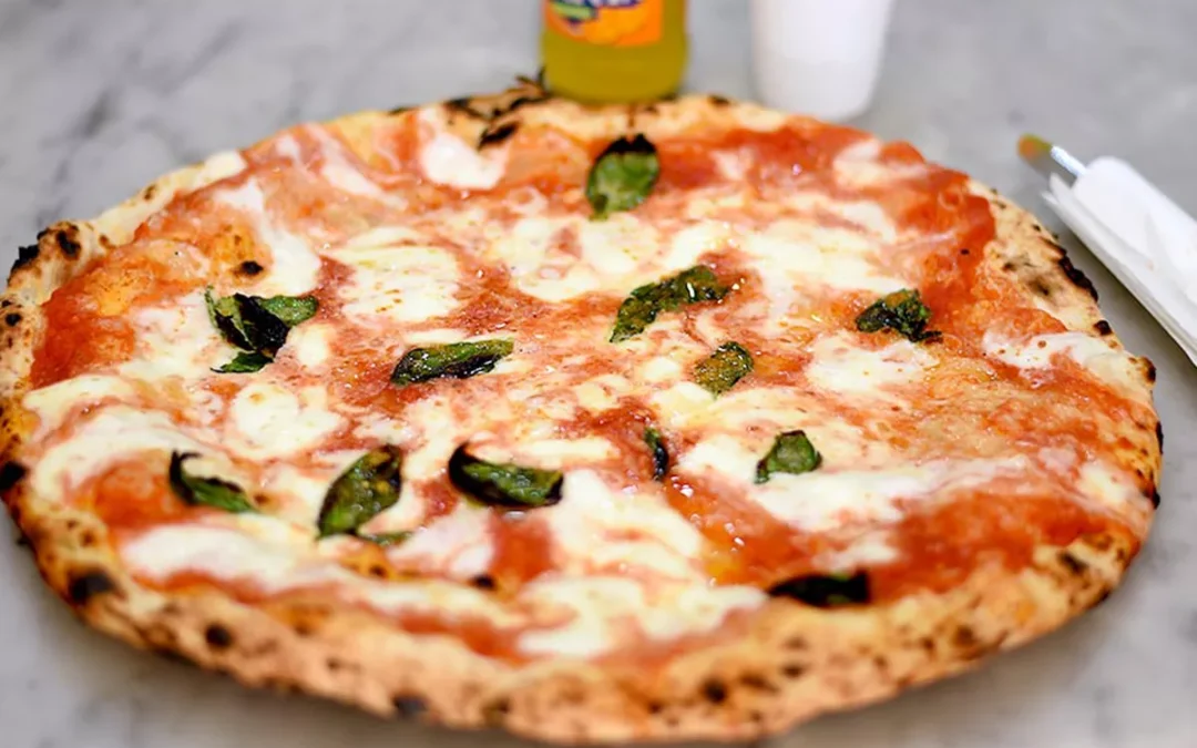 Top 3 Places to Eat Pizza in Naples 2024