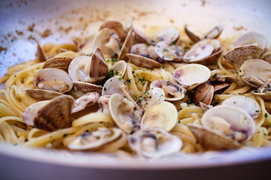 pasta, spaghetti, clams, street food, food, dish, kitchen, lunch, gastronomy, italian, to eat, meal, cook, alimentari, foods, typical meal, italy, dinner, ingredient, tasty, table, first, pasta, pasta, spaghetti, clams, clams, clams, clams, clams, street food, street food, street food, street food
